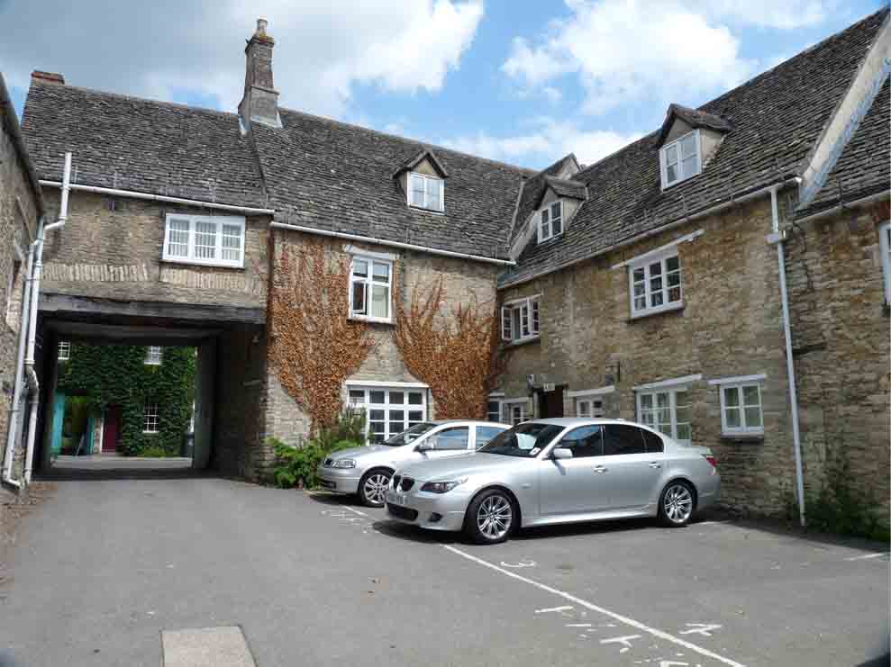 Witney offices for rent at Spinners Court